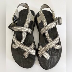 Chaco Z2 Toe Loop Strappy Gray Hiking Sports Sandals Women's Size 9 J106652